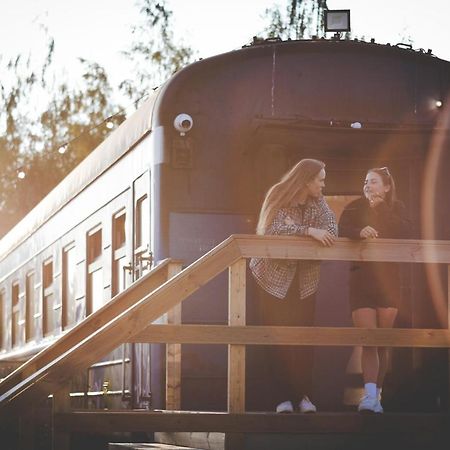 Railrooms Traincar Hostel Tallinn Bagian luar foto